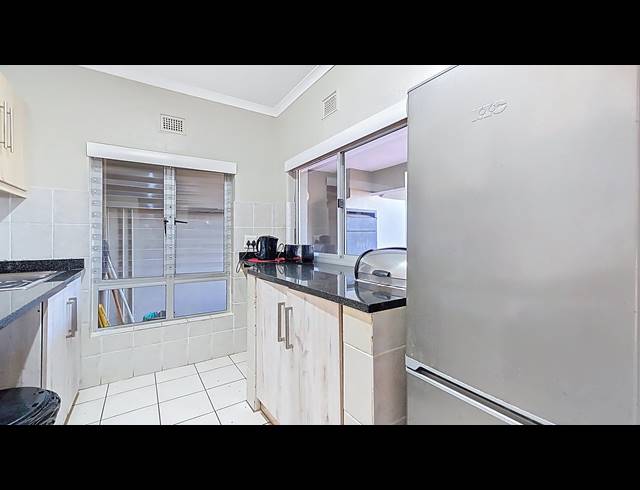 2 BEDROOM APARTMENT FOR SALE IN SALT ROCK